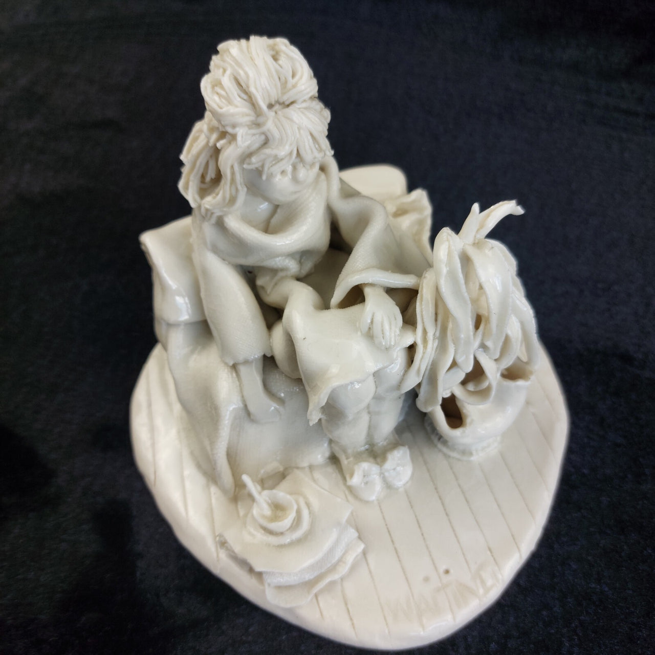 Martinez 4.5" Spanish Porcelain Figurine Waiting Girl 636g White - see pics3