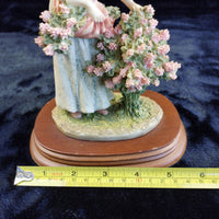 Thumbnail for Leonardo Collection Elizabeth Acceptable Figurine Chipped Hand Painted 8