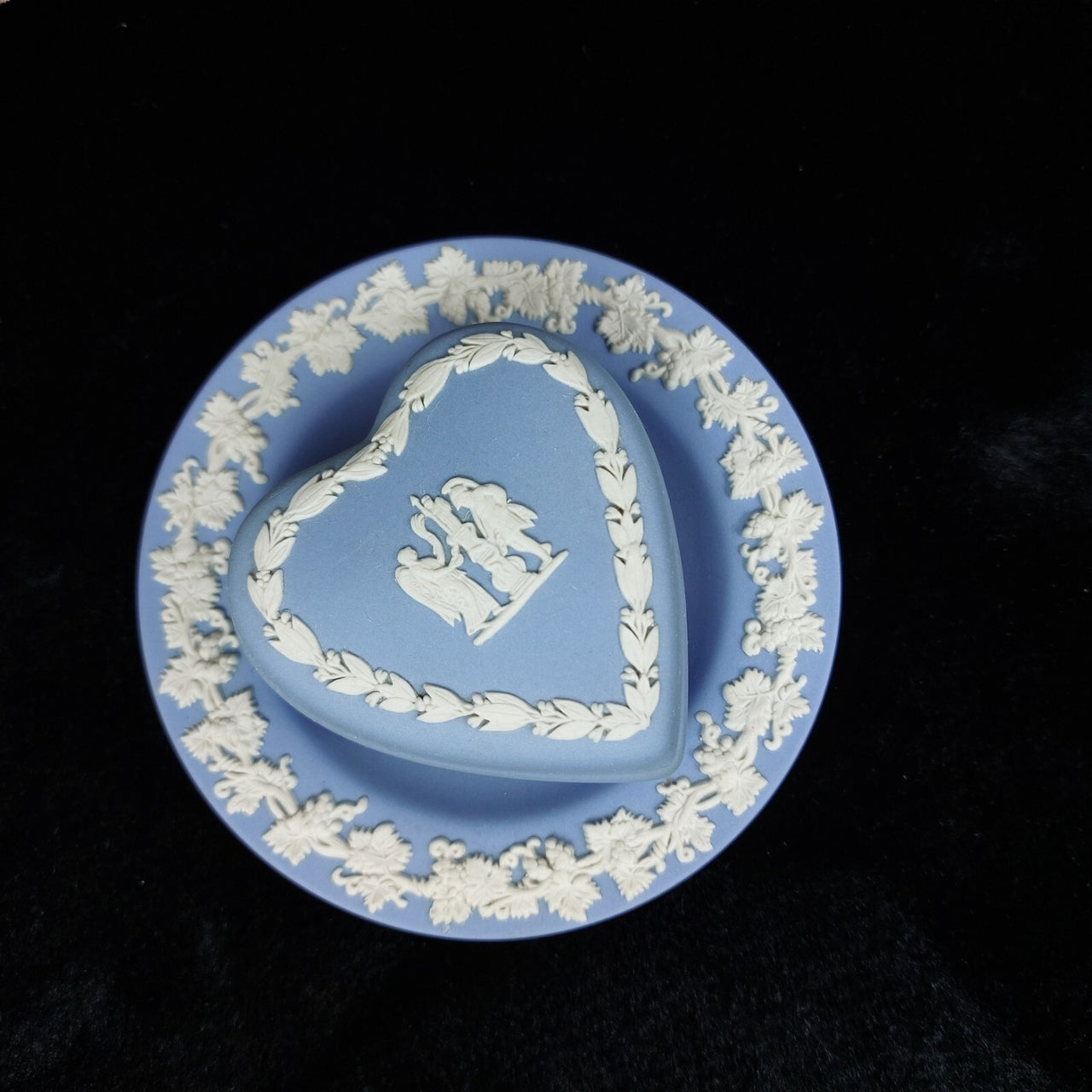 Wedgwood Heart Jasperware Blue Trinket Plate & Box Set british bedroom decor2