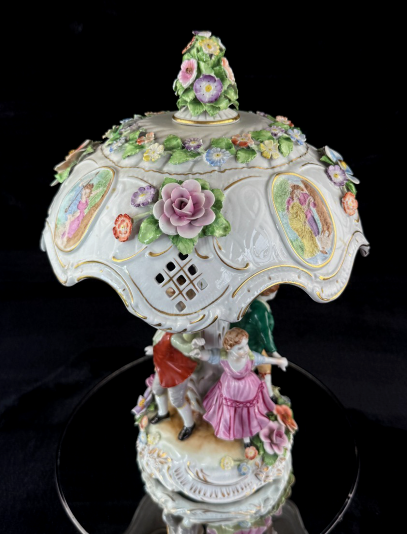 Antique Hand-Painted Royal KPM Bavaria Porcelain Lamp Table see the pictures dec2