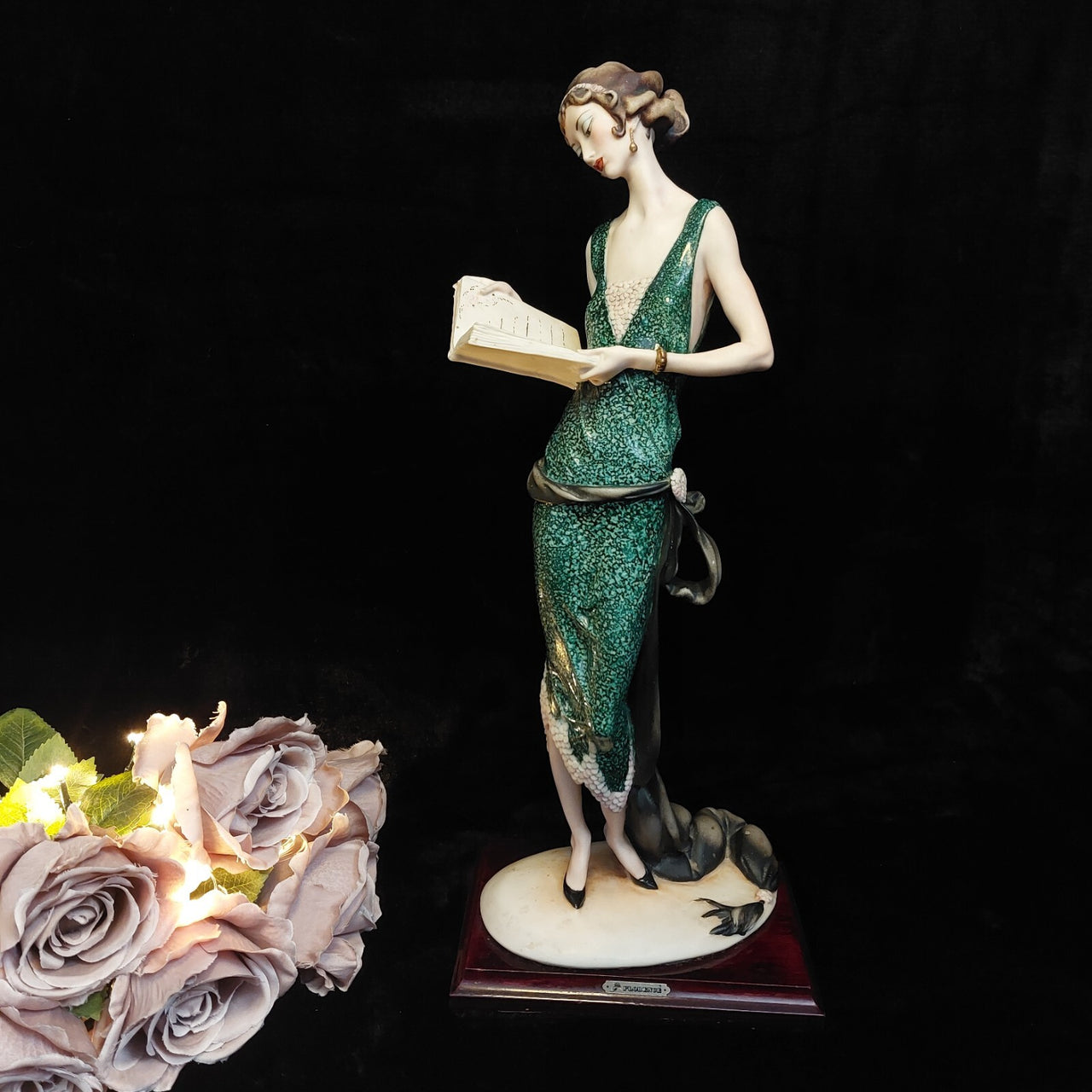 Elegant "Lady Reading" figurine Giuseppe Armani Florence Sculpture library decor9