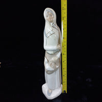 Thumbnail for Porcelanas Penatal Figurine Woman with Goose from Segovia, Spain bookcase figure14