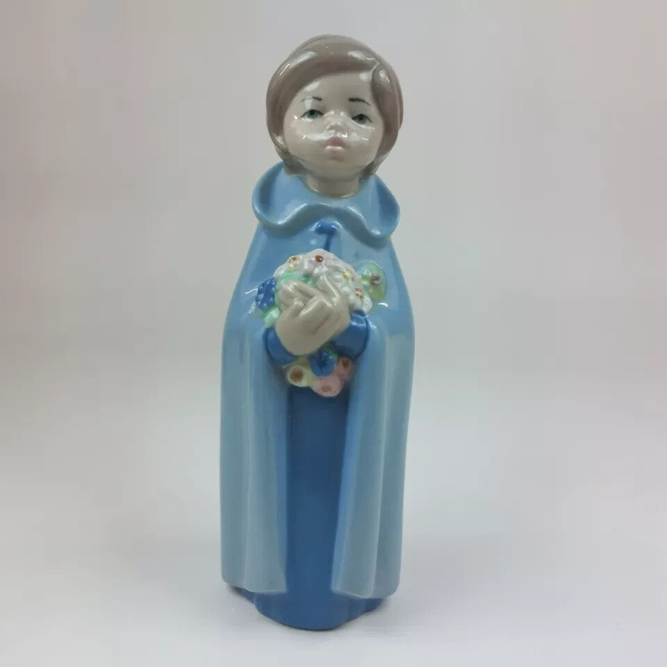 Collectible Lady Casades from -7.5" Spain Porcelain Figurine - See Video2