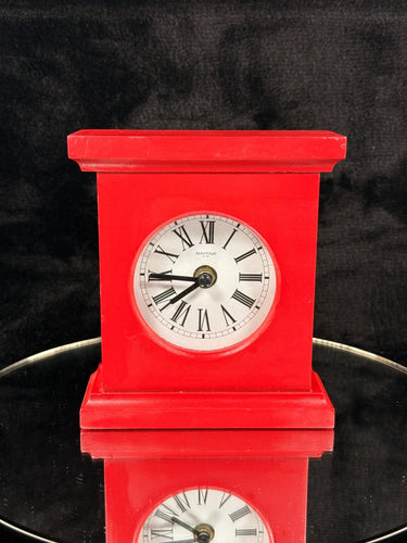 Mayfair & Co Red Mantel Clock Quartz Roman Numerals Retro Shelf Clock 20cm Batte0