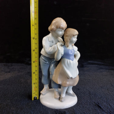 Grafenthal Porcelain Figurine GDR Boy & Girl German Vintage Art 7.5in Germany.1