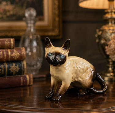 Siamese Cat made in England Figurine  Ceramic Glazed 12cm see pics for details.0
