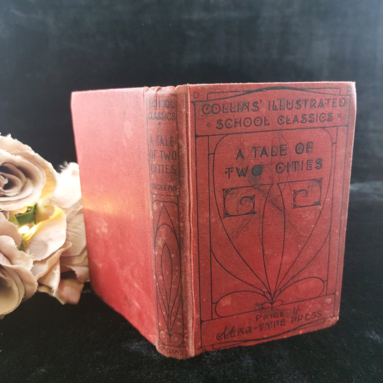 A Tale of Two Cities - Collins' School Classics - Clear- by Dickens Press Type0