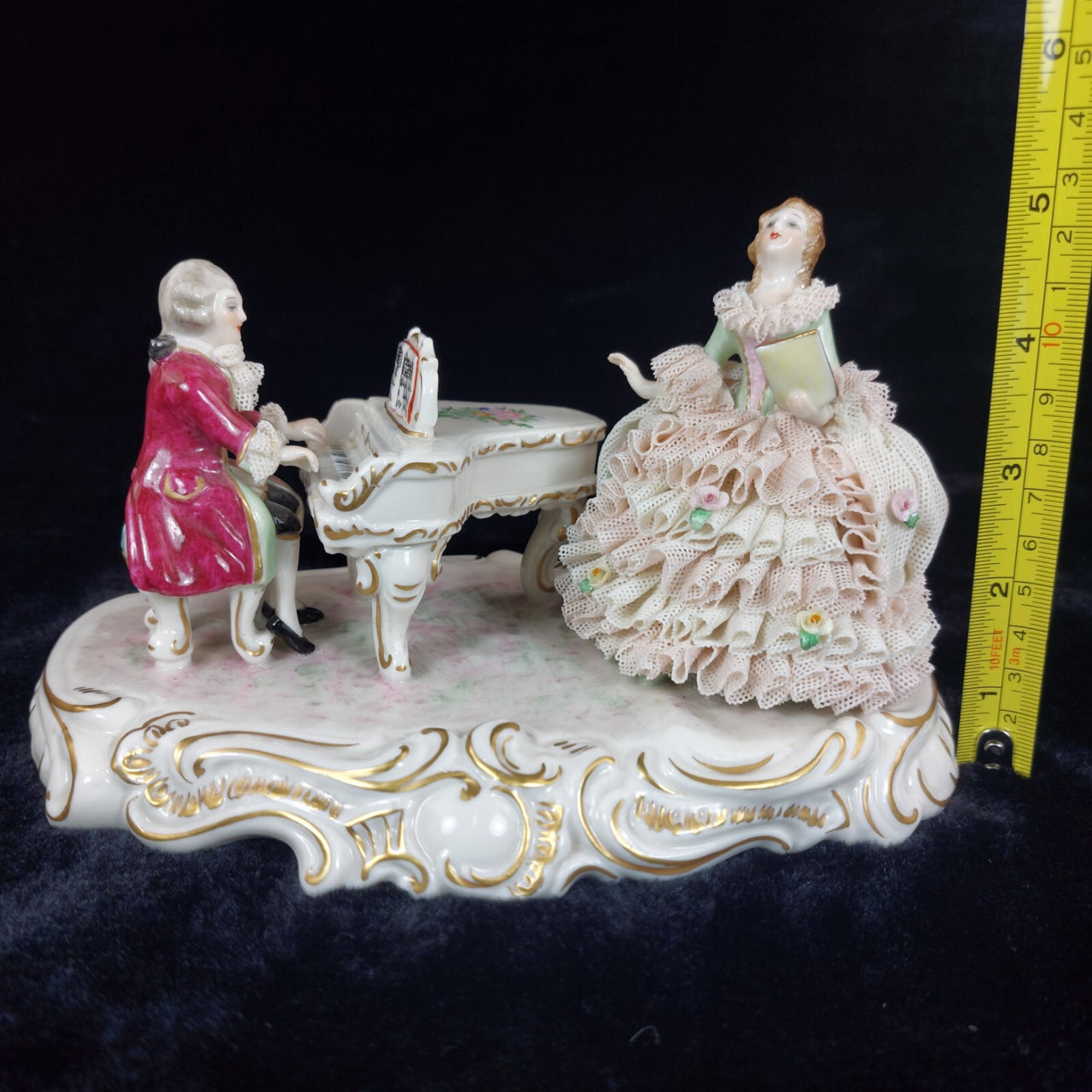 Dresden UNTERWEISSBACH Girl Singing and Musician Porcelain Lace Figurine Group.18