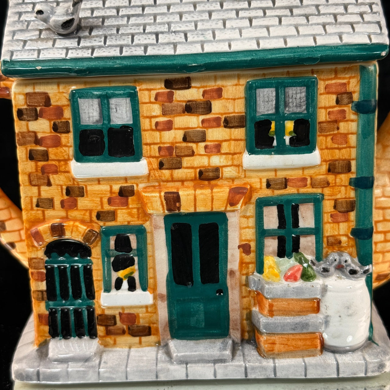 Novelty Set Teapots x2 1.55George & Dragon Pub + Rovers Return Newton & Ridley14