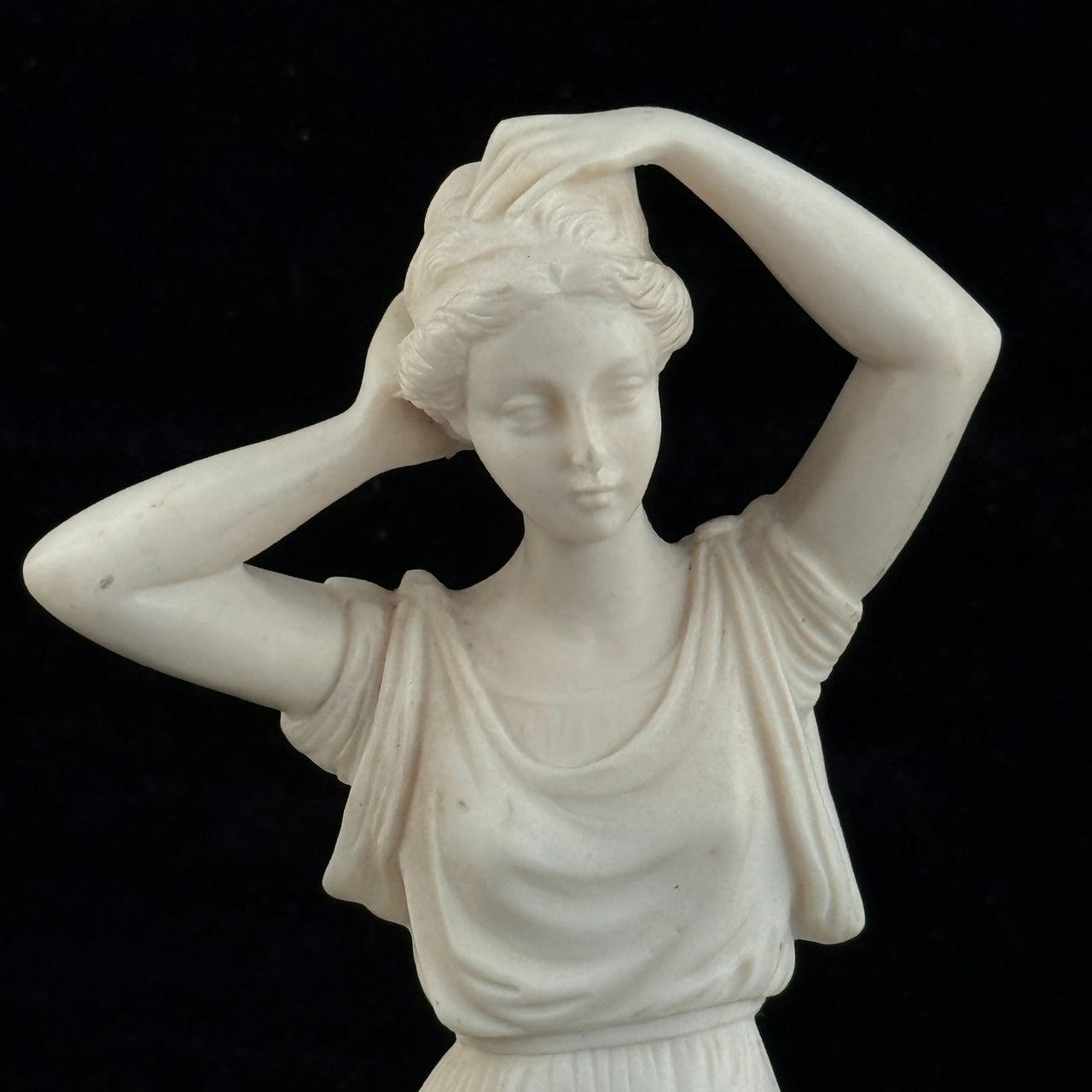 Classical Greek Style Female Figurine gift 22cm Resin Venus Ivory Look Sculpture4