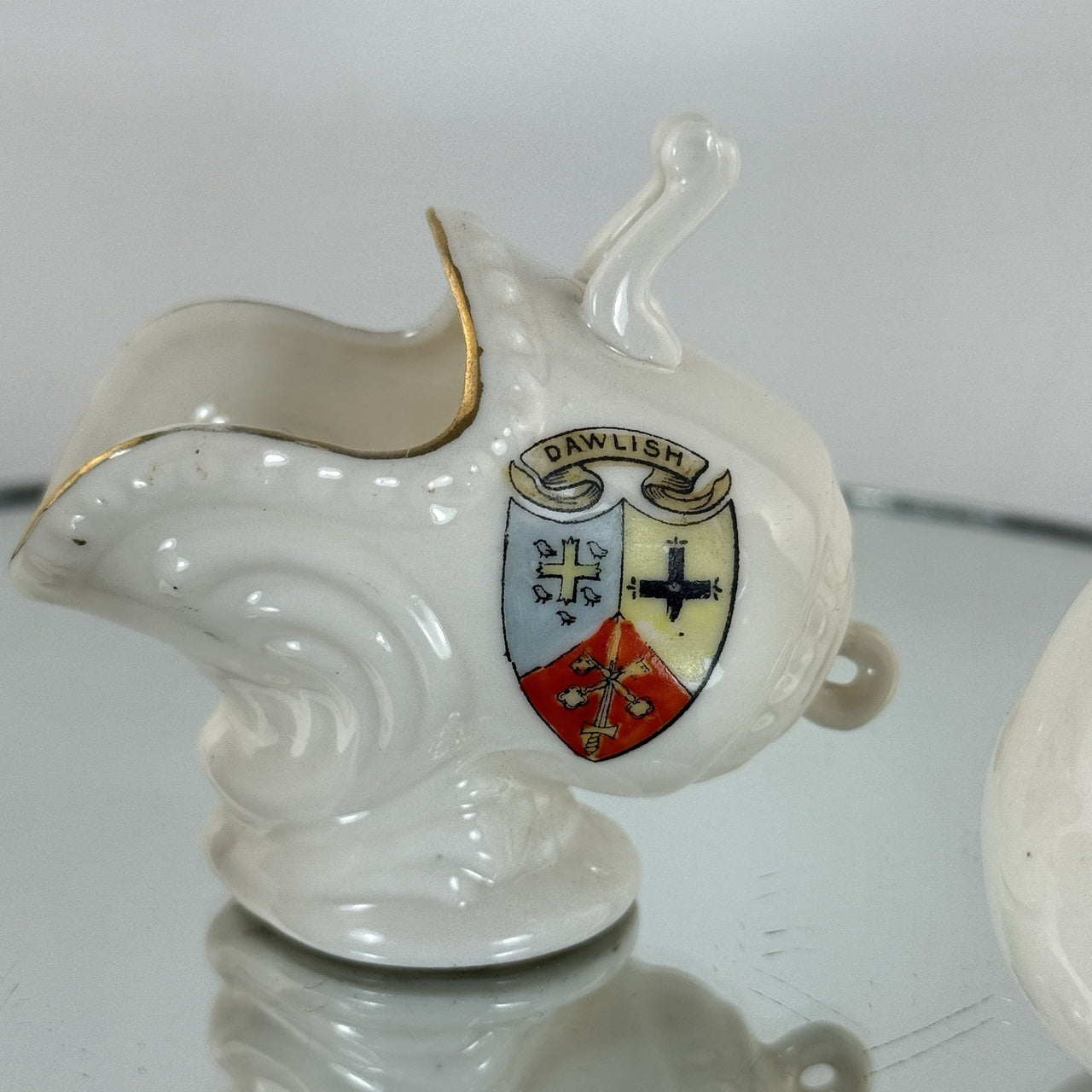 Tuscan & Chine Gemma Crested Ware Trio Mini Vases Jugs Collectible antique Decor4