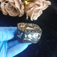 Thumbnail for Antique Chinese Black Lacquer Trinket Box Octagonal with Mother of Pearl Inlay12
