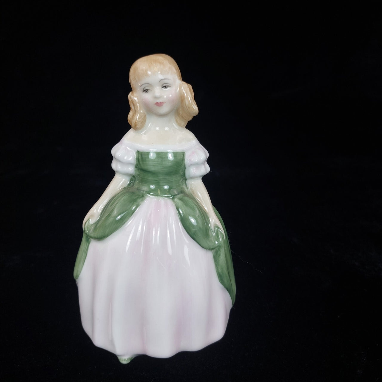 Vintage Doulton Royal Figurine "Penny" HN 2338 COPR. Made in England Green 19673