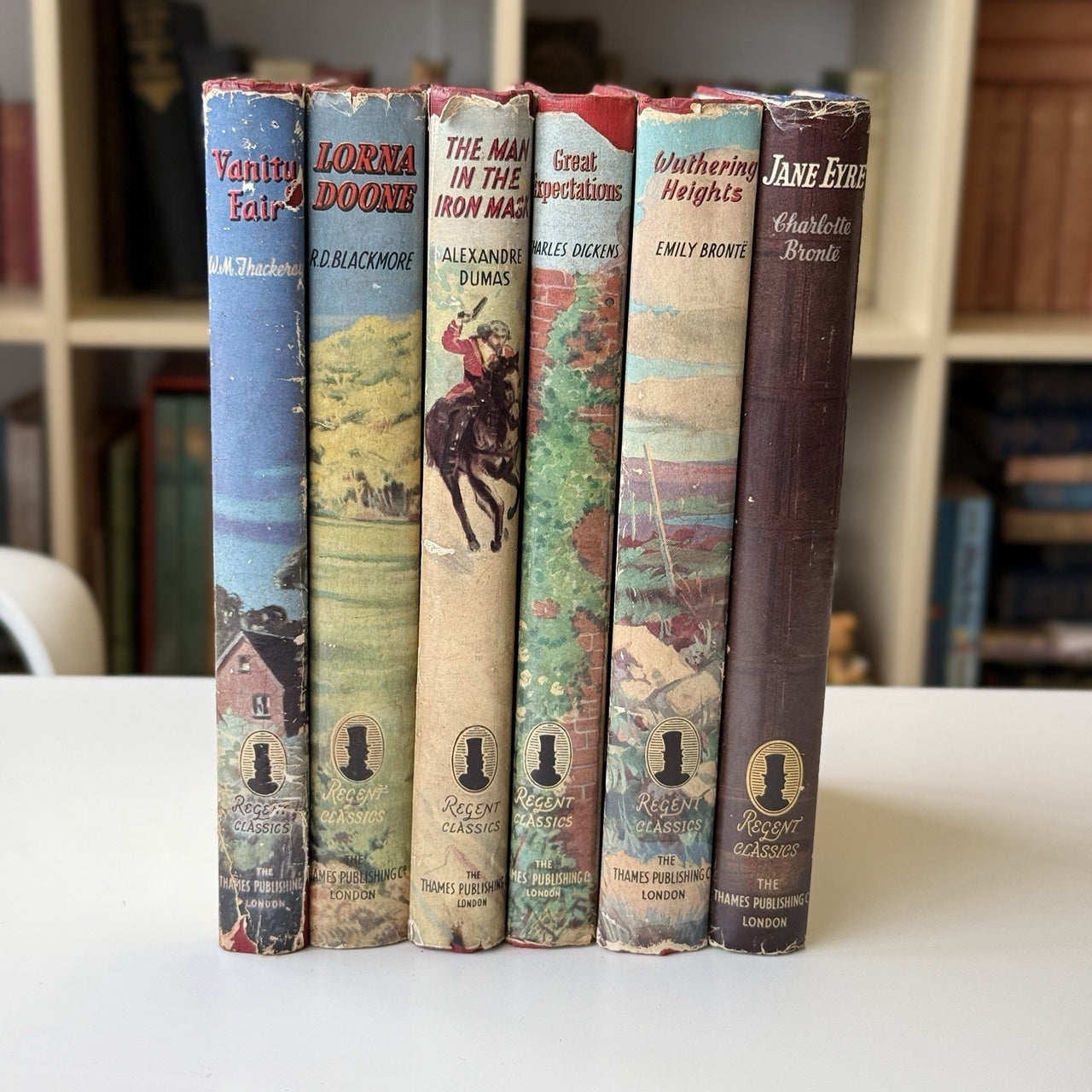 Vintage Classics Regent Book Set of 6 Little Women Treasure Island A Tale of Two2