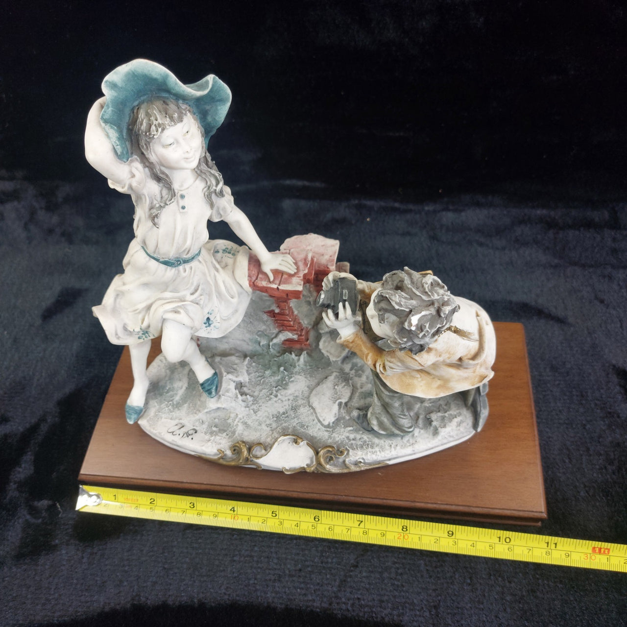 Giuseppe Armani Figurine Photographer 9.5" A.G. Signed Chipped Hair Porcelain10