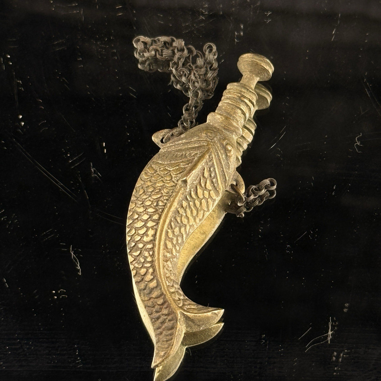 Antique Brass Fish Snuff Box Perfume Bottle with Chain Handcrafted China   10