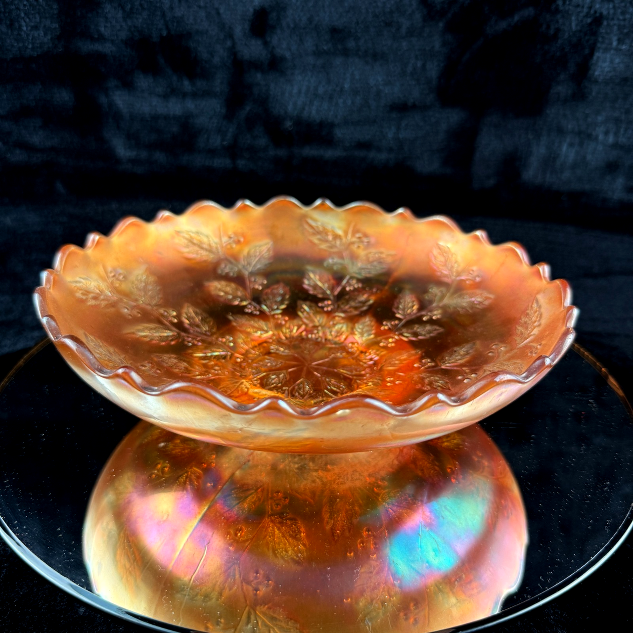 Fenton Leaves Holly Marigold Carnival Glass Ruffled Bowl Antique 7.5" Iridesce0