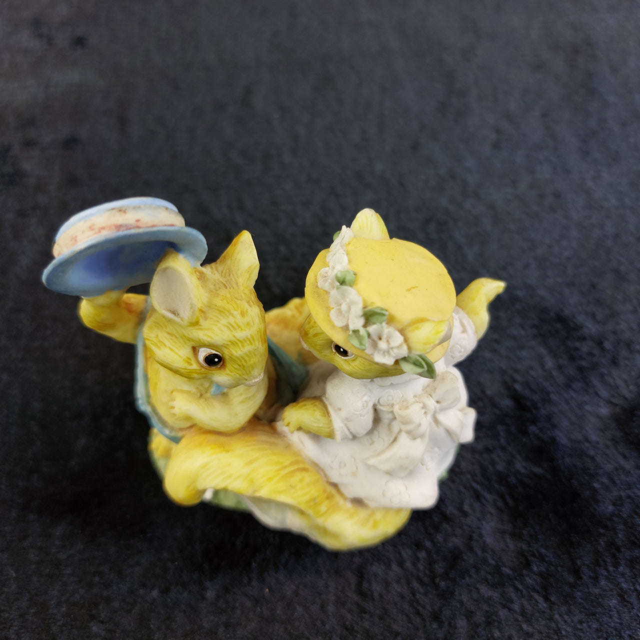 1994Beswick Country Cousins Robert & Rosie Figurine PM2119 Squirrels in Love 2