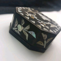 Thumbnail for Antique Chinese Black Lacquer – Trinket Box Octagonal with Mother of Pearl Inlay2