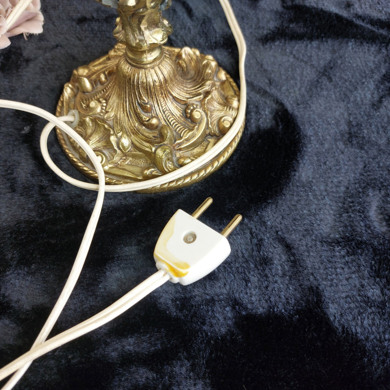 Antique style Brass Baroque Table Lamp, 14 in, see the pictures Gold15