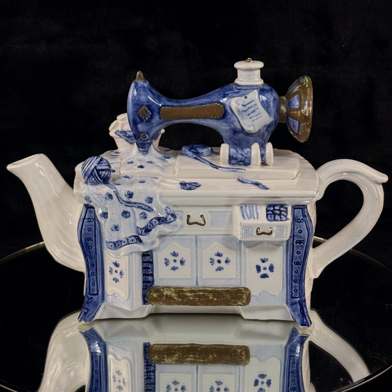 Novelty Machine Sewing Teapot White Blue Gold Ceramic Stitching Theme see pics0