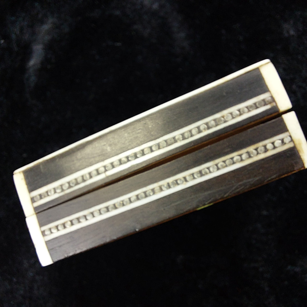Anglo-Indian 19th Century Victorian Wooden Trinket Pill Box – Mother-of-Pearl4
