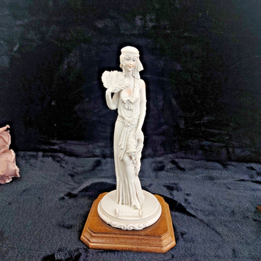 Dear 1995 Lady Figurine Acceptable Worn Crack Visible 9.5