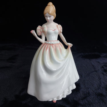 Royal Doulton Good Gift of Love Figurine decor 8.5in Pink White 491g 1993 Nada 1