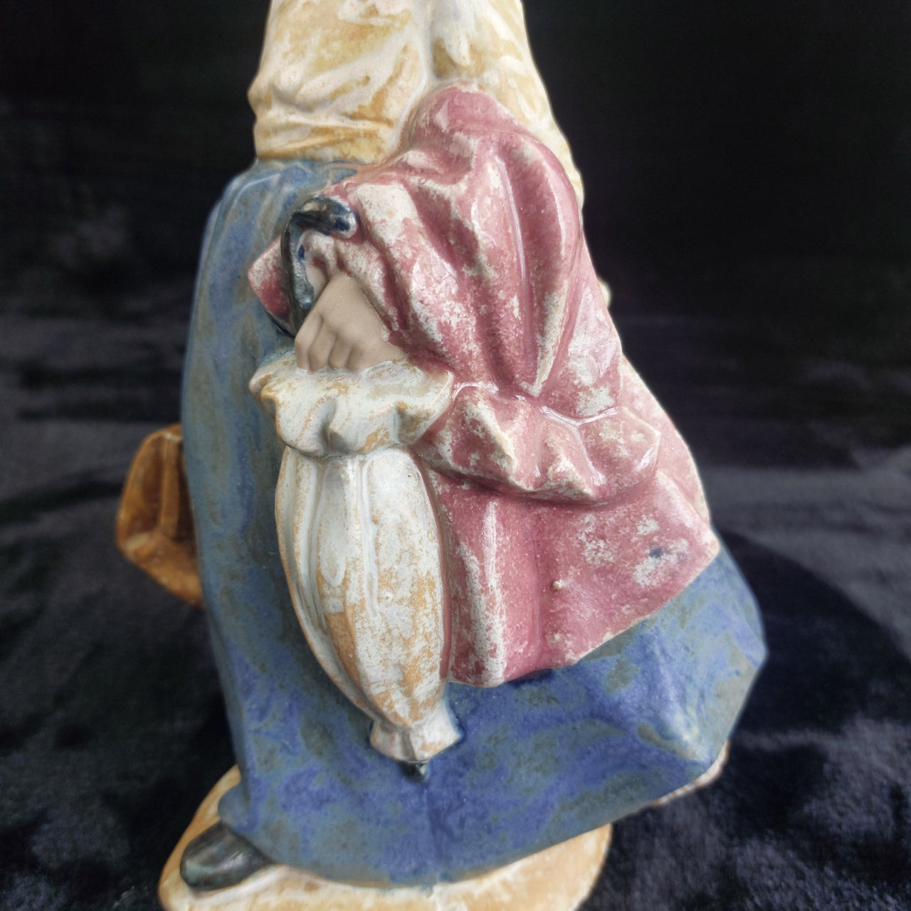 Valenzart Spain 9.5" Figurine Girl with Luggage Hand Painted Ceramic Statue6