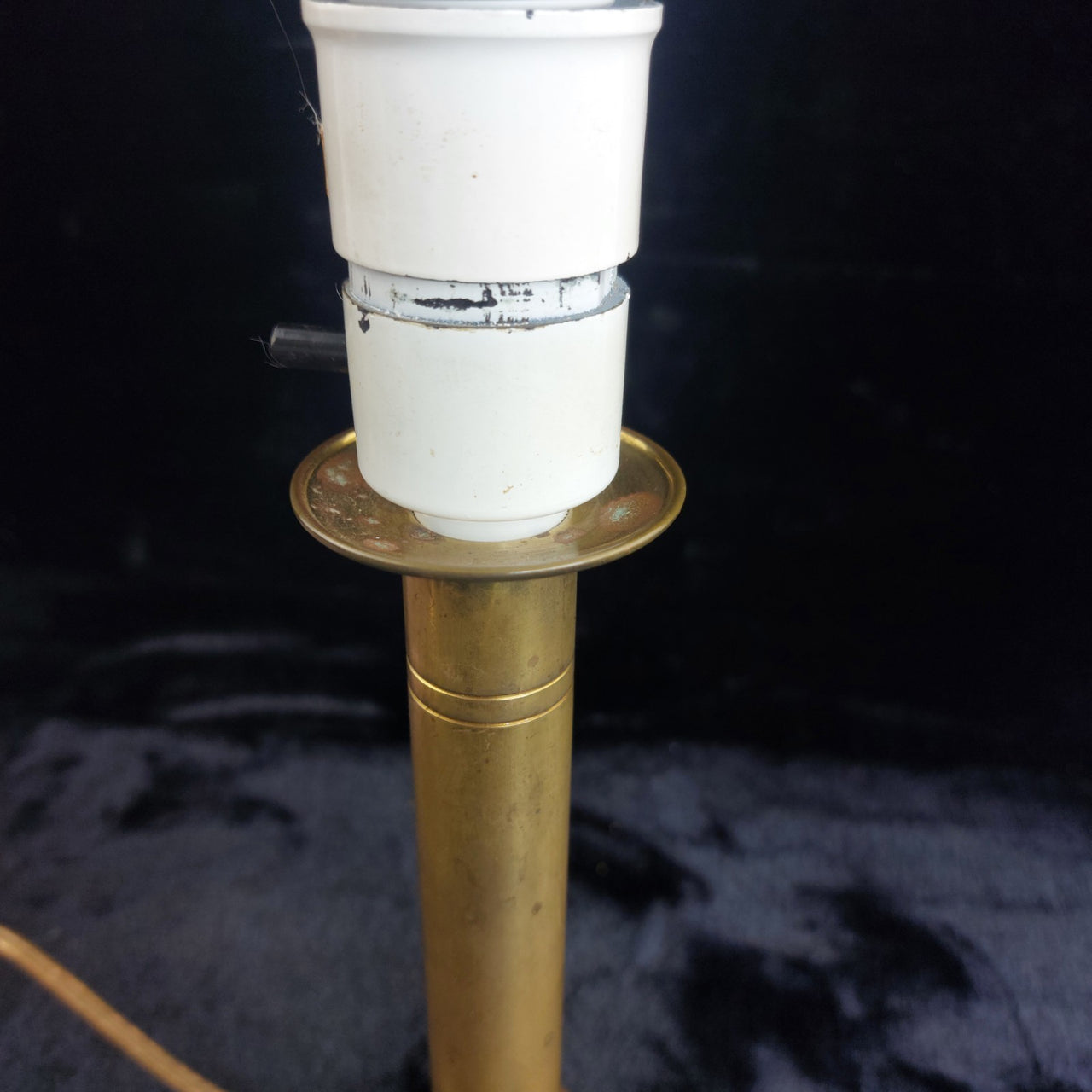 Vintage Brass Lamp Table Patina EU Plug 915gr Classic 12" Tall antique style dec4