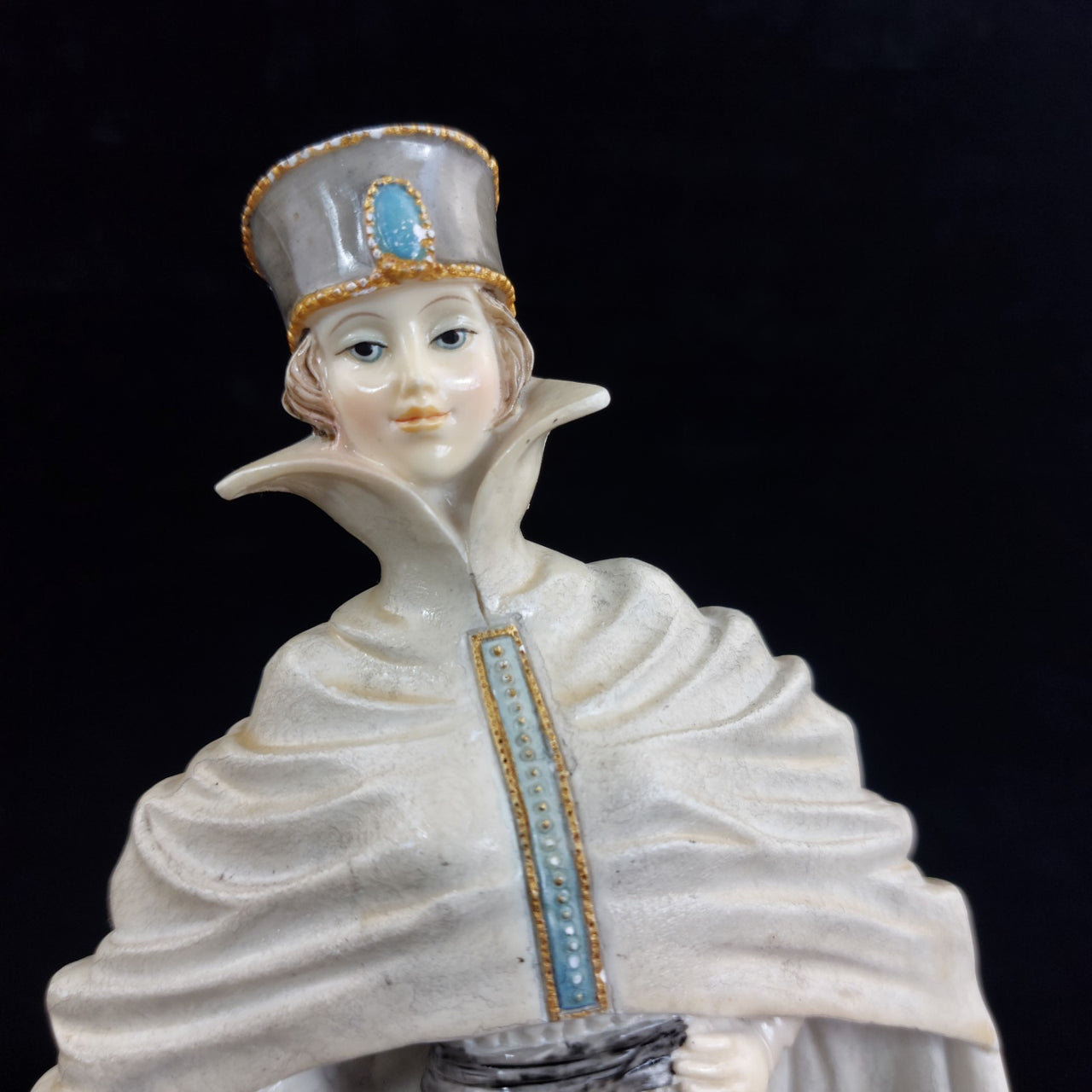 Leonardo Collection Elegant Lady Figurine – Good 28 cm Gilded Blue Striped Cape.2