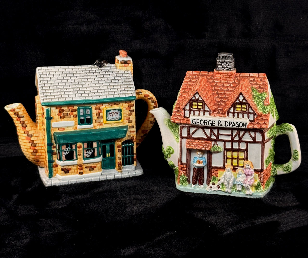 Novelty Set Teapots x2 1.55George & Dragon Pub + Rovers Return Newton & Ridley0