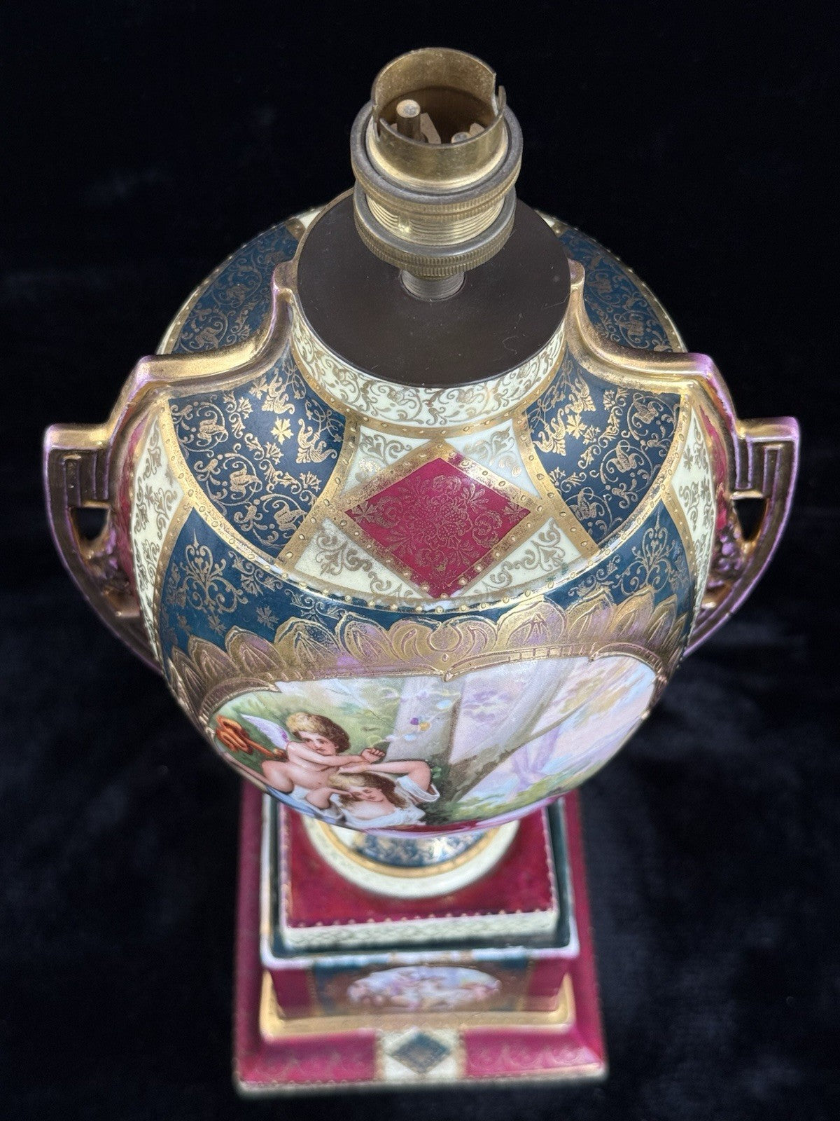 Antique 19th Century Royal Vienna Urn Lamp Romantic Scene Gold Accents Large15