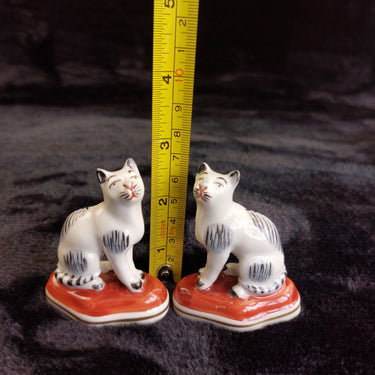 Paris Samson Porcelain 'Staffordshire' Style Cat Chelsea Anchor Mark Figurine1