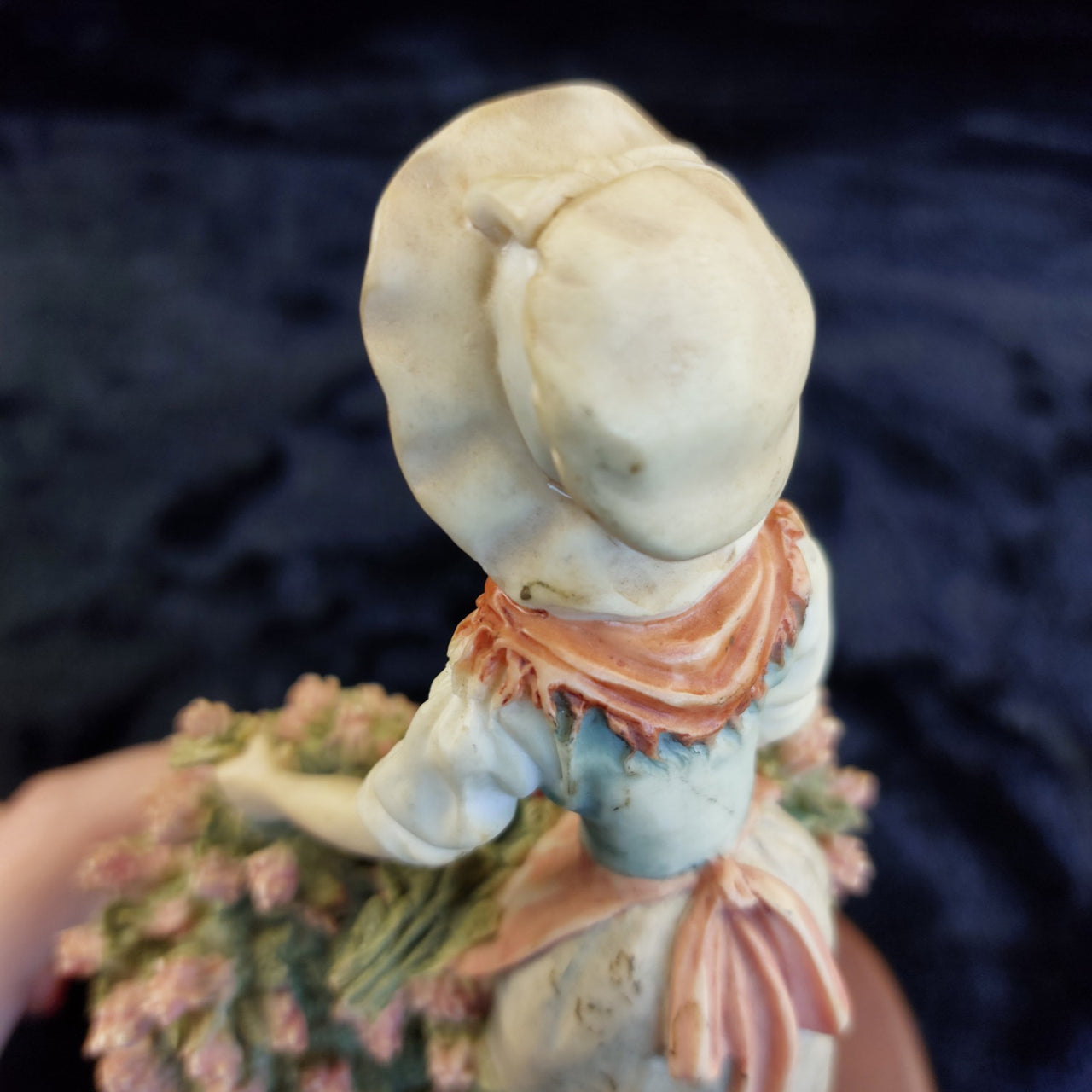 Leonardo Collection Elizabeth Acceptable Figurine Chipped Hand Painted 8" 19919