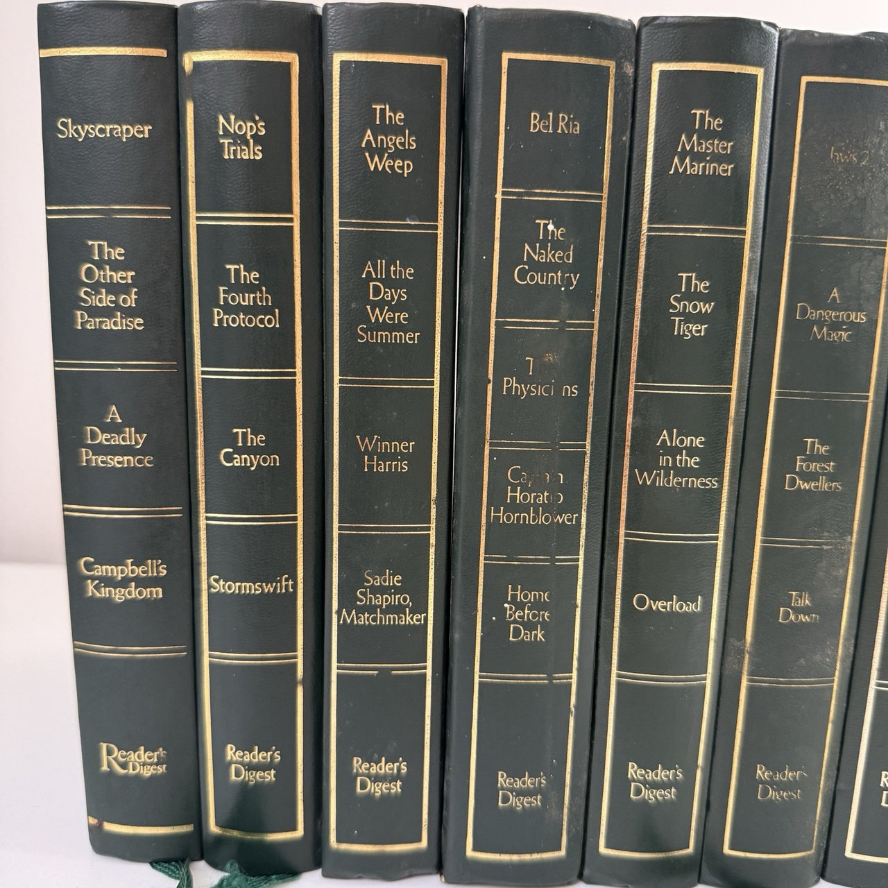 Reader’s Digest Condensed 1980s Books Set x9 Green Leatherette Bookshelf Deco2