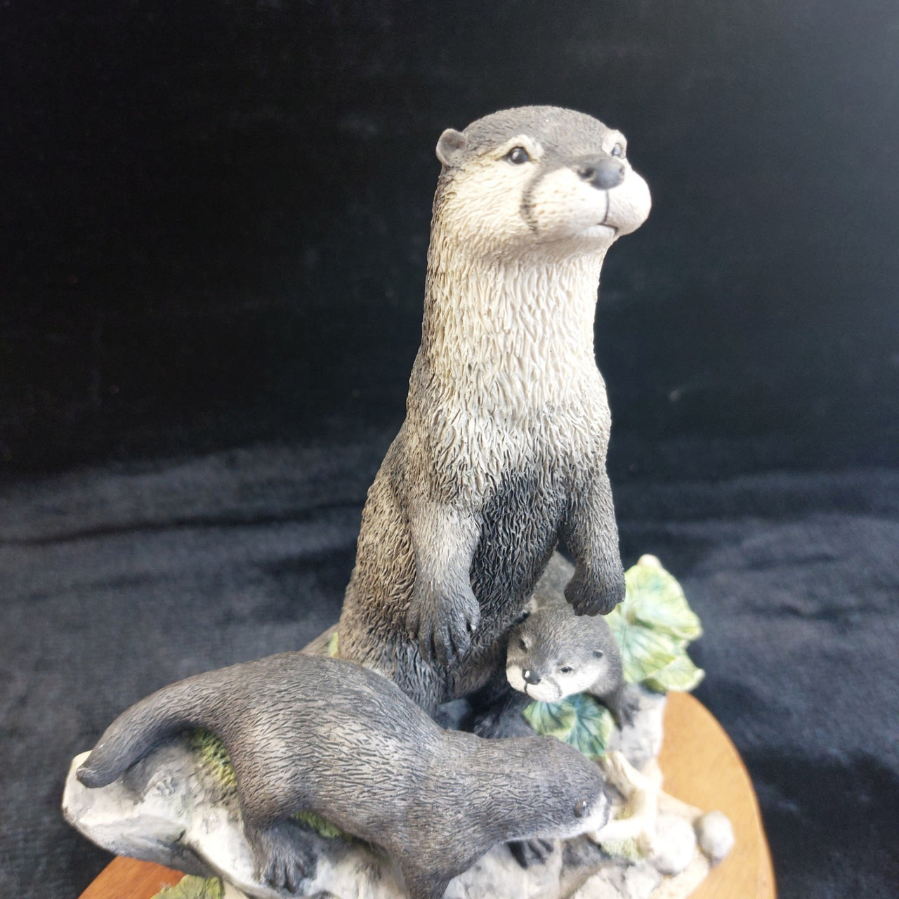 Border Fine Arts 752/3000 River View Family Otter R.T. Roberts B0195 LE Figurine2