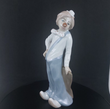 Casades Clown with Bag Porcelain Figurine  Collectible from Spain, 6 Inches0