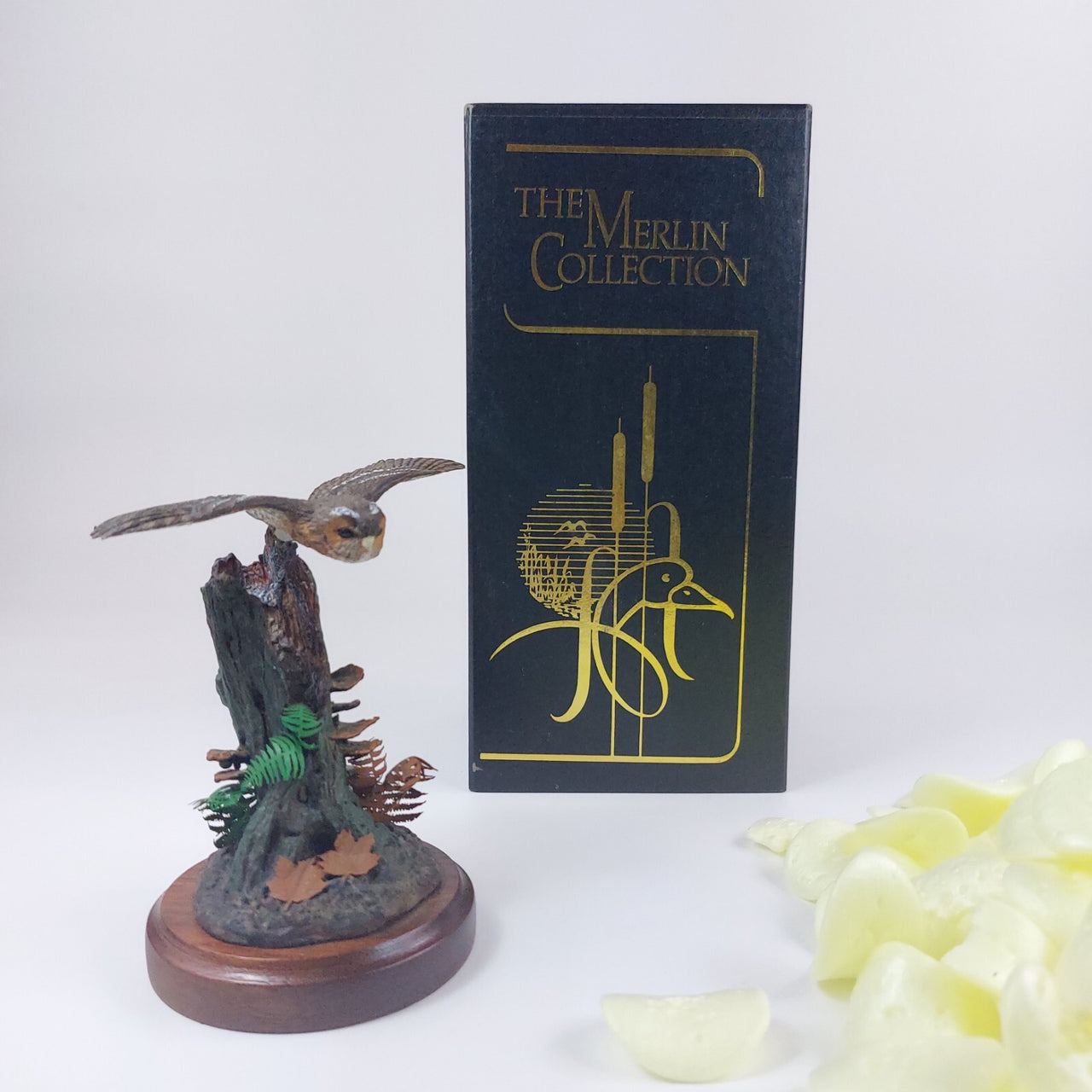 Merlin Collection Owl Figurine on Tree Decorative Stump Collectible Statue Art d3