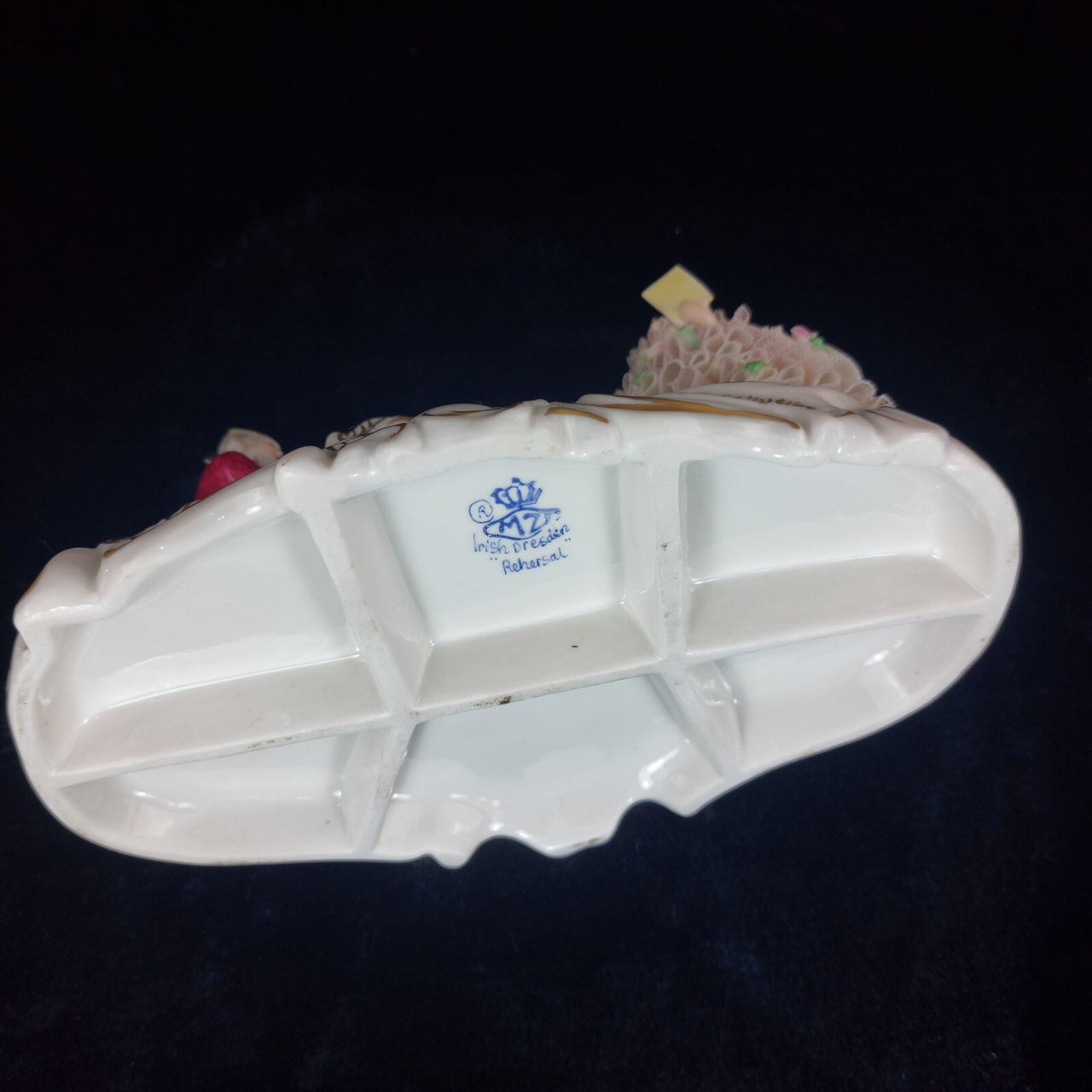 Dresden UNTERWEISSBACH Girl Singing and Musician Porcelain Lace Figurine Group.16