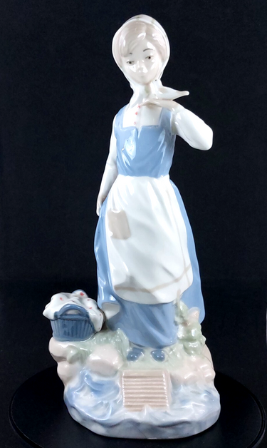 Rare  Nadal, collectable  Lady with Basket & Bird Figurine Cracked Cond.  28 cm 0