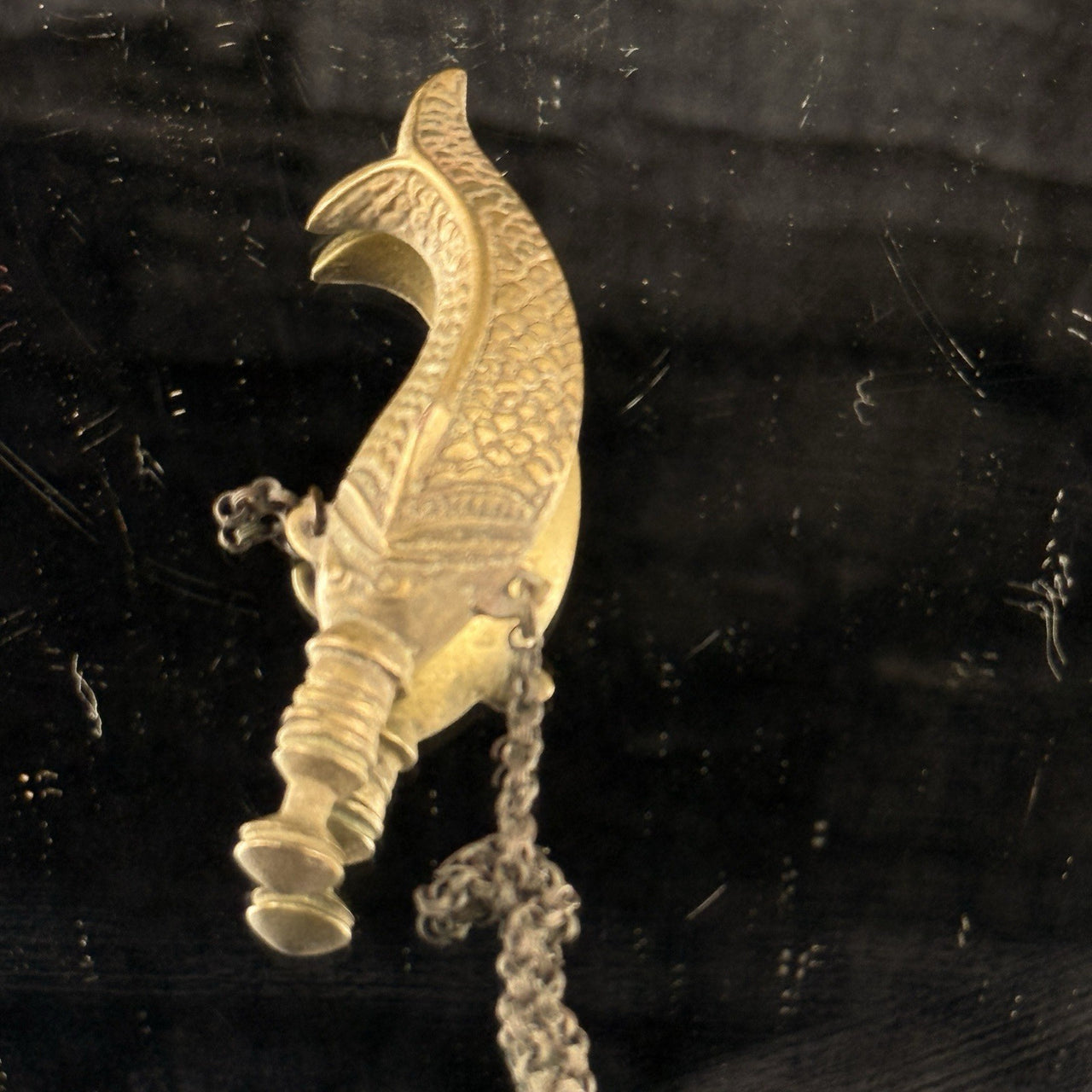 Antique Brass Fish Snuff Box Perfume Bottle with Chain Handcrafted China   5