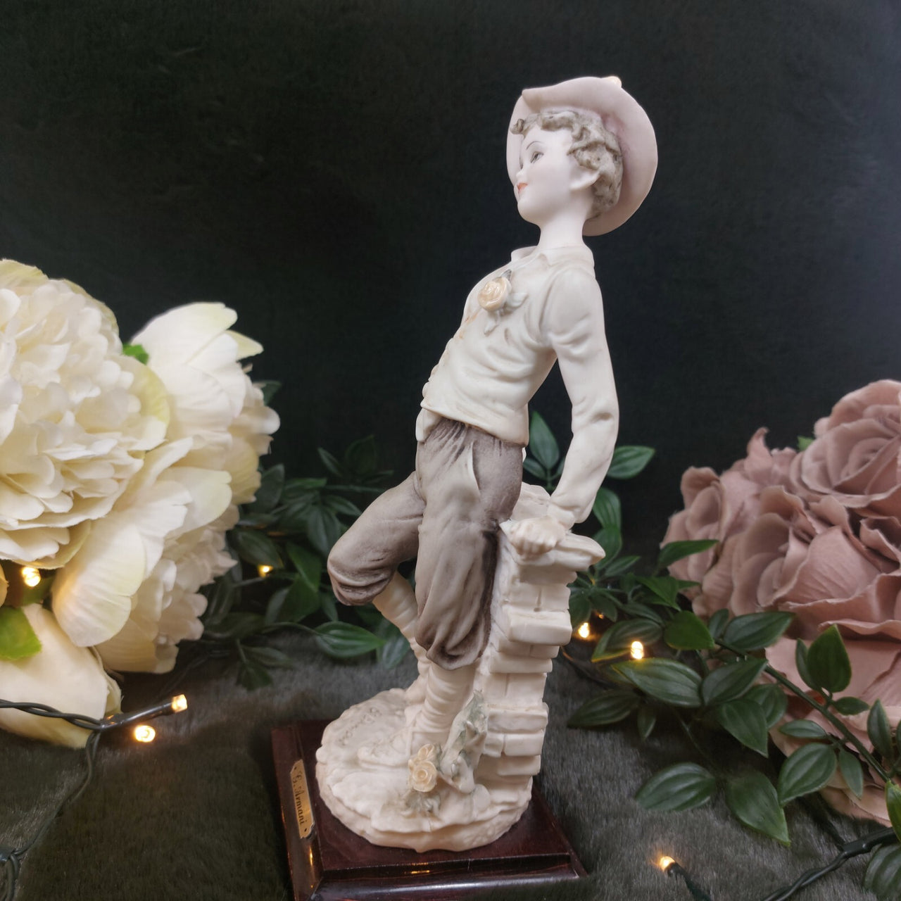 1980s Italian Giuseppe Armani Figurine 9" Boy Leaning on Wall, Signed Italy deco3