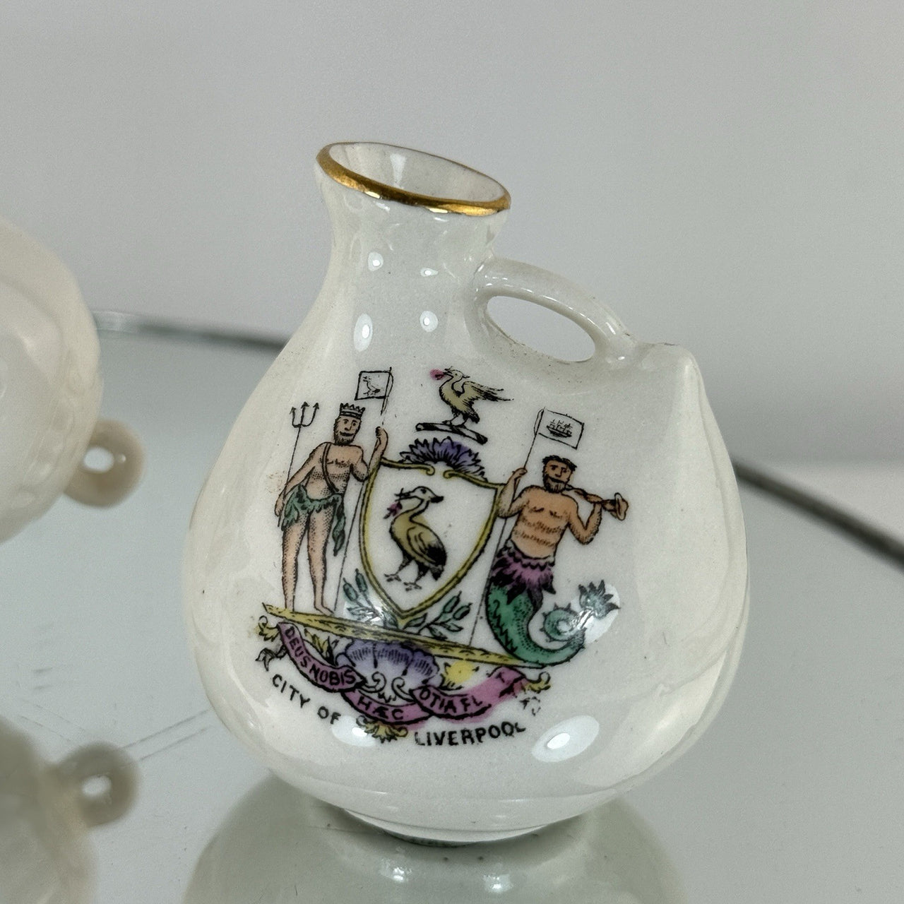 Tuscan & Chine Gemma Crested Ware Trio Mini Vases Jugs Collectible antique Decor3