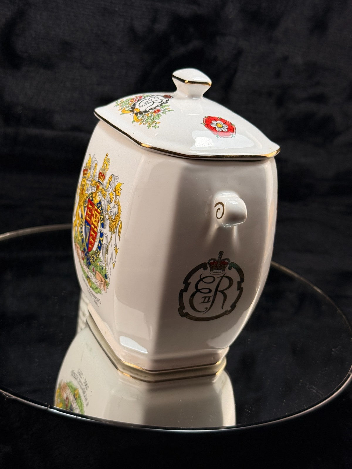 Ringtons Jubilee Golden Queen Elizabeth II Mug &Tea Caddy Set 1952–2002 SEE BOX4