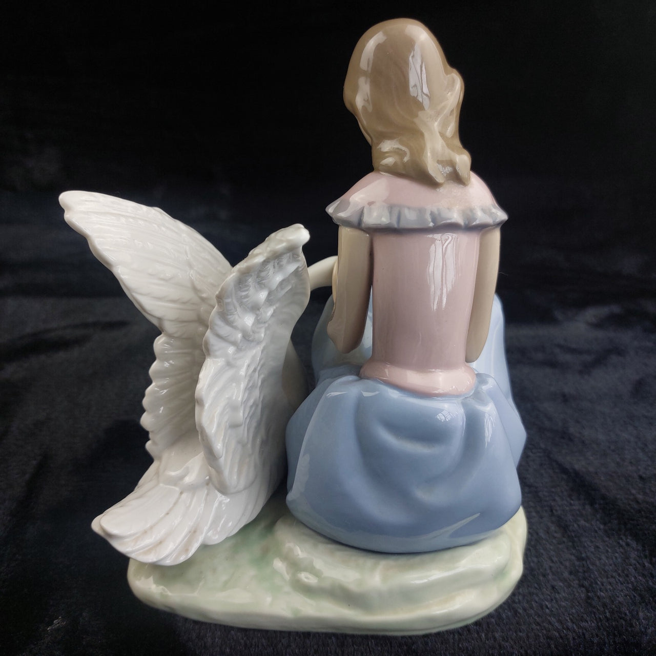 NAO Lladro Girl with Swan Figurine 1986 7.5" Tall Finish Glossy bookshelf decor2