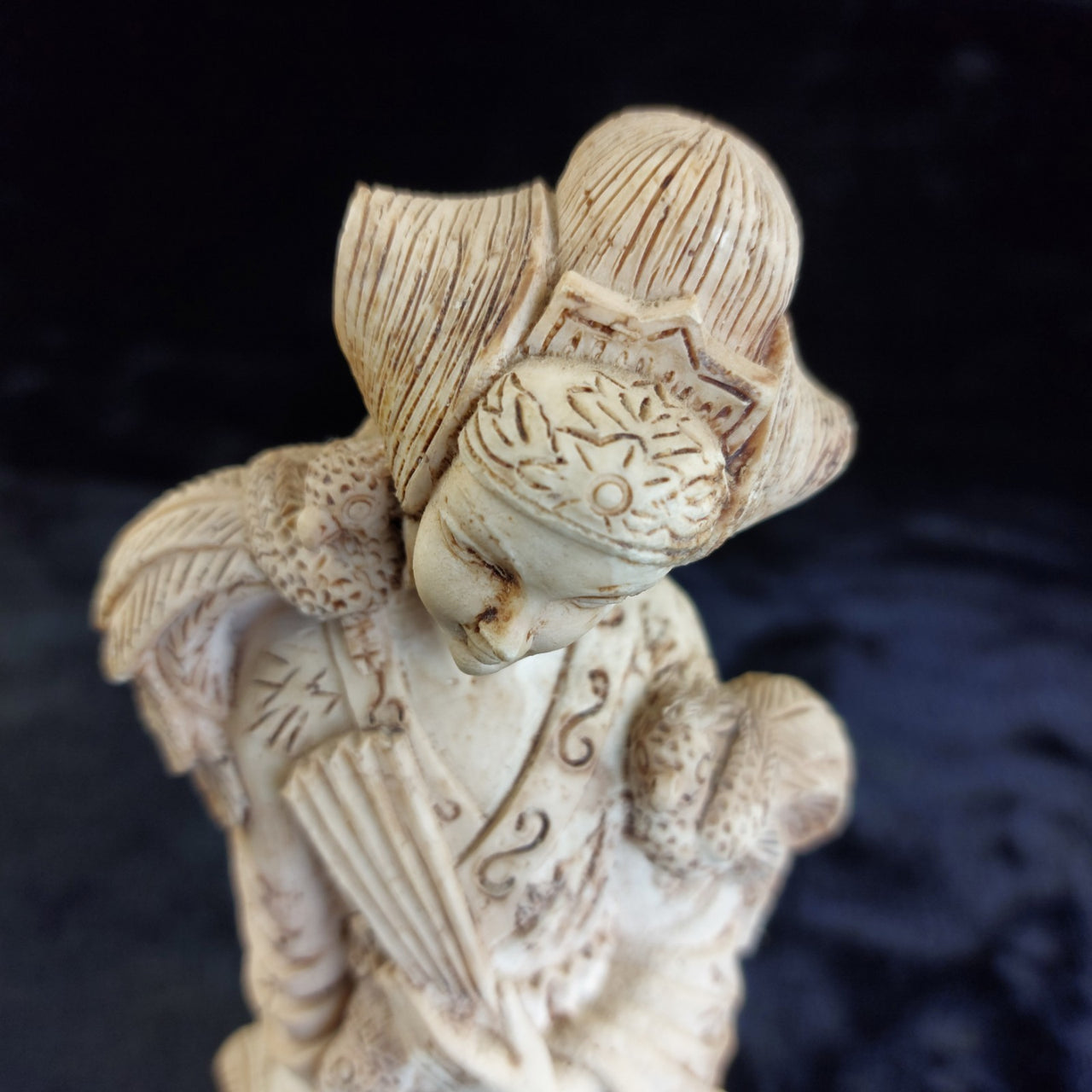 Asian Woman with Fan and Birds Resin Figurine Ivory Colour Approx 10in Worn14