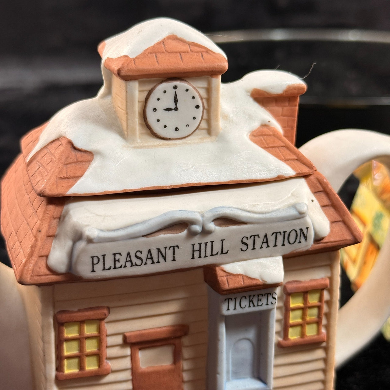 Keele Pottery St Thatched Cottage & Pleasant Hill Station Teapot Set kitchen dec6