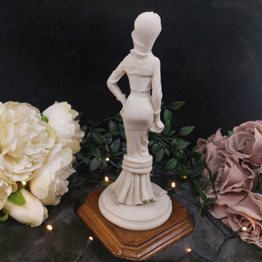 Exquisite Vintage Auro Belcari Figurine - Art Deco Lady (1985) Porcelain  1920s1