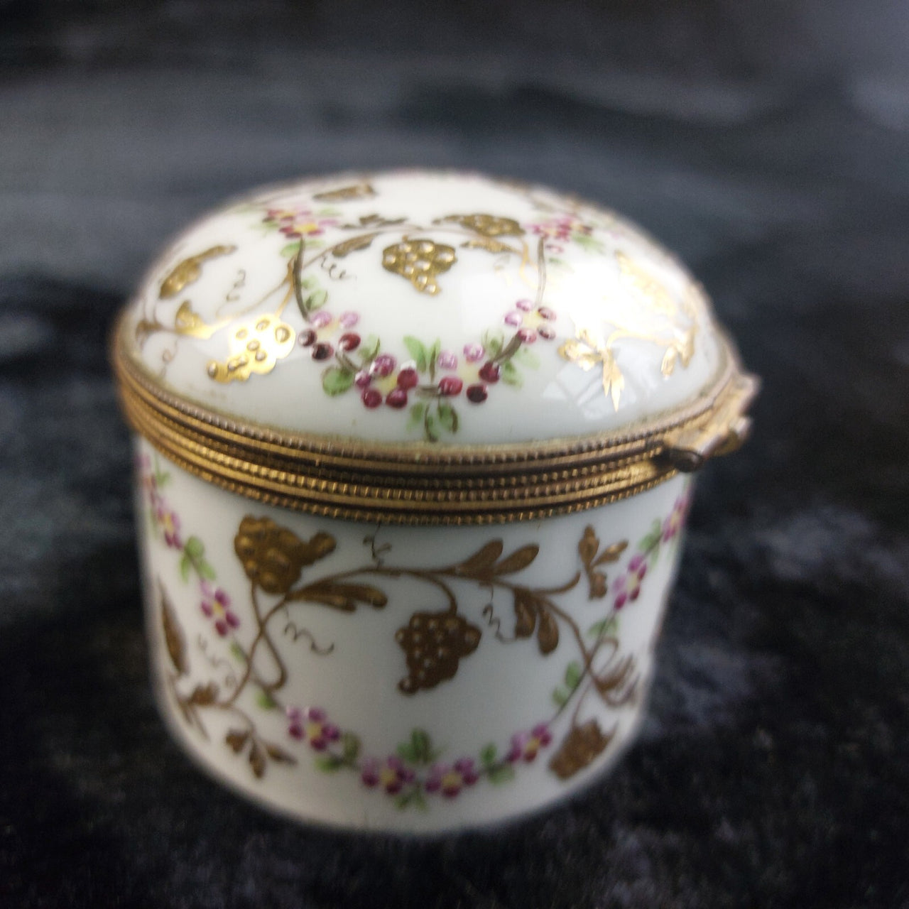 Le Tallec Paris Grape Vine Porcelain jewellery Box Hand Trinket  Painted France7